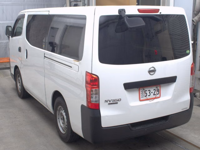 NISSAN NV350 CARAVAN