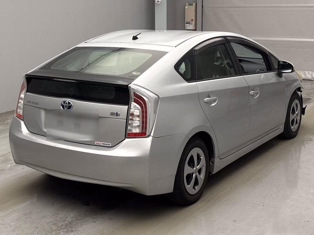 TOYOTA PRIUS