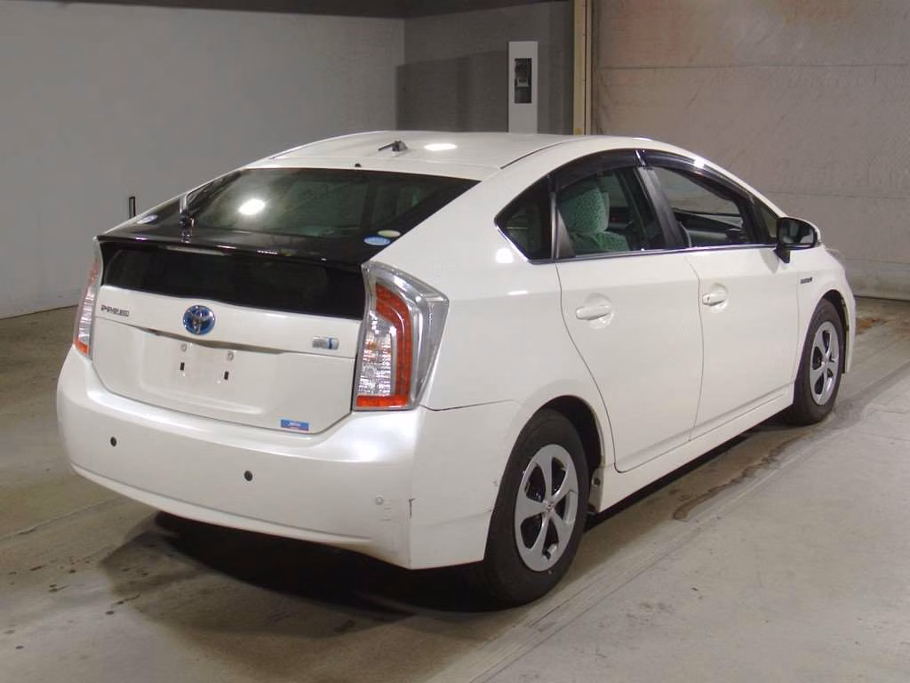 TOYOTA PRIUS