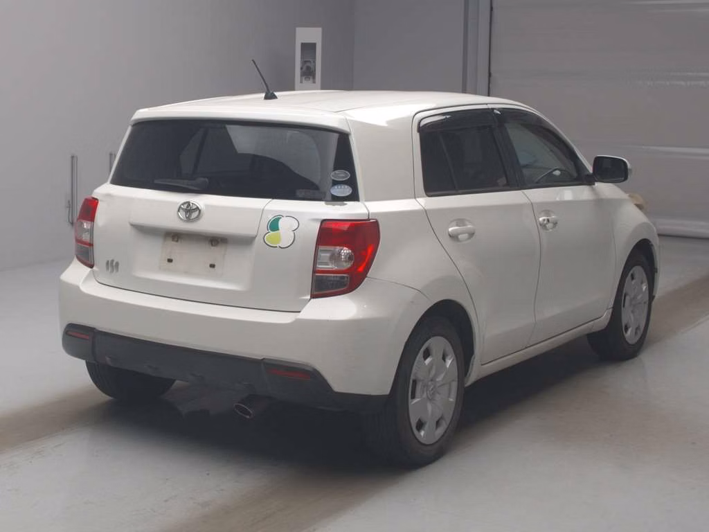 TOYOTA IST
