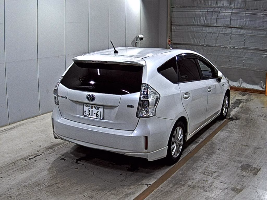 TOYOTA PRIUS ALPHA