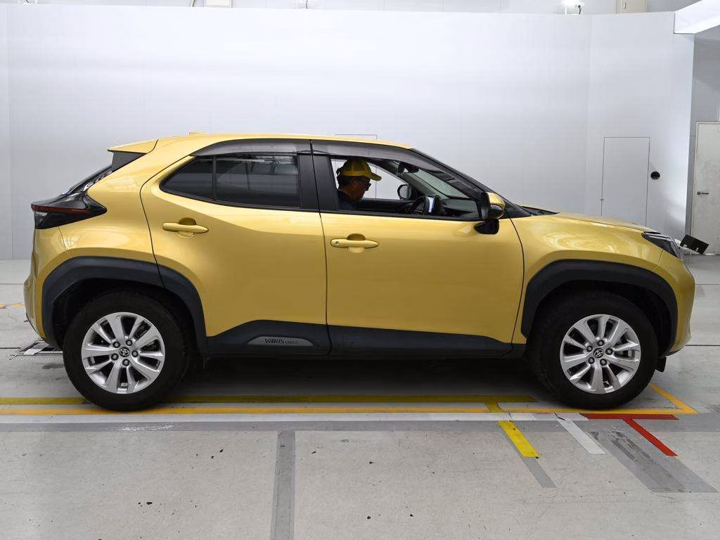 TOYOTA YARIS CROSS