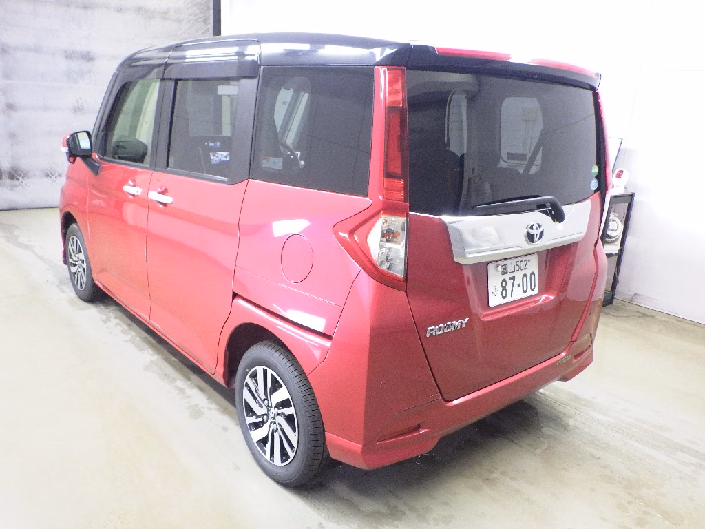 TOYOTA ROOMY