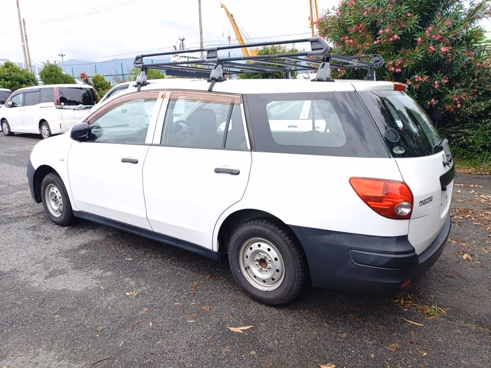 MAZDA FAMILIA