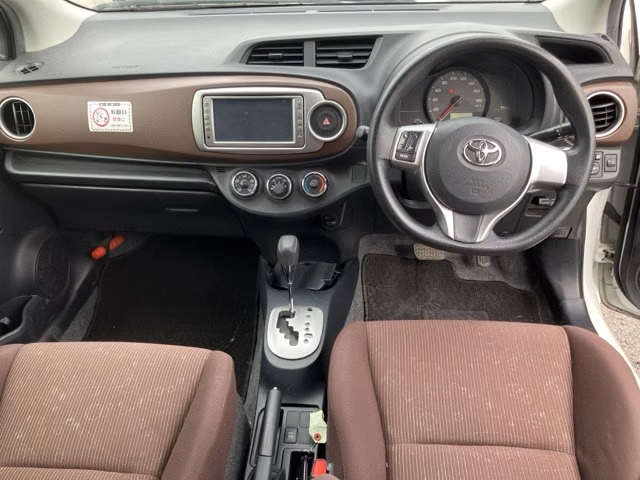 TOYOTA VITZ