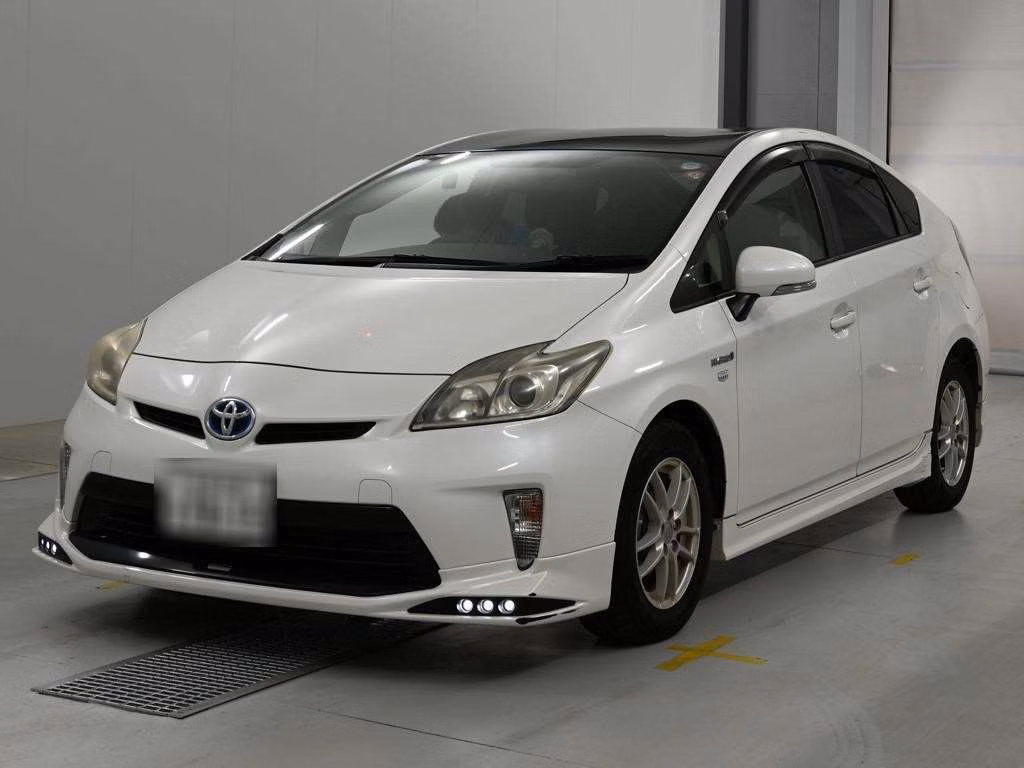 TOYOTA PRIUS