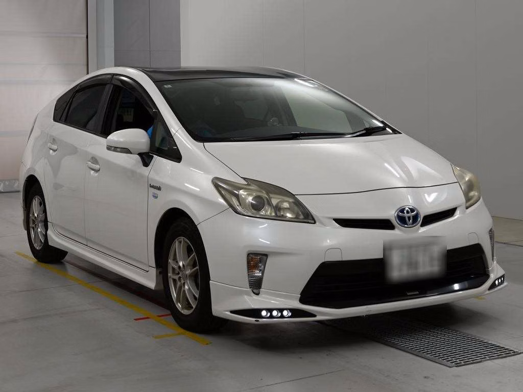 TOYOTA PRIUS