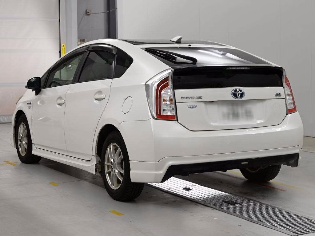 TOYOTA PRIUS
