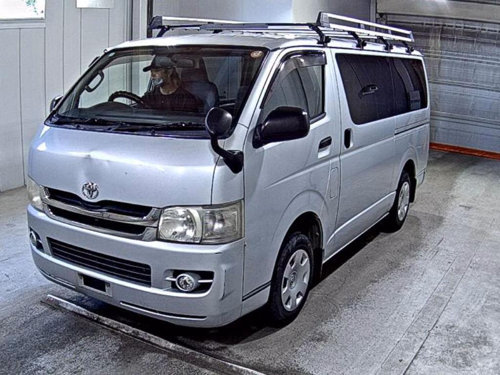 TOYOTA REGIUS ACE