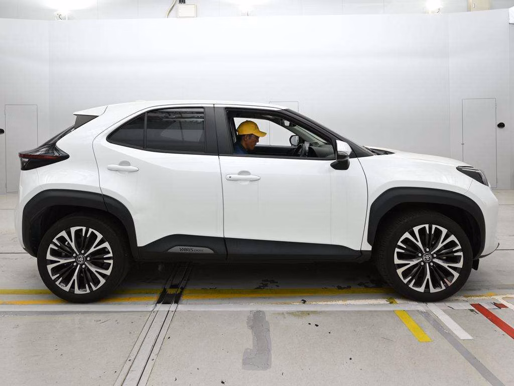 TOYOTA YARIS CROSS