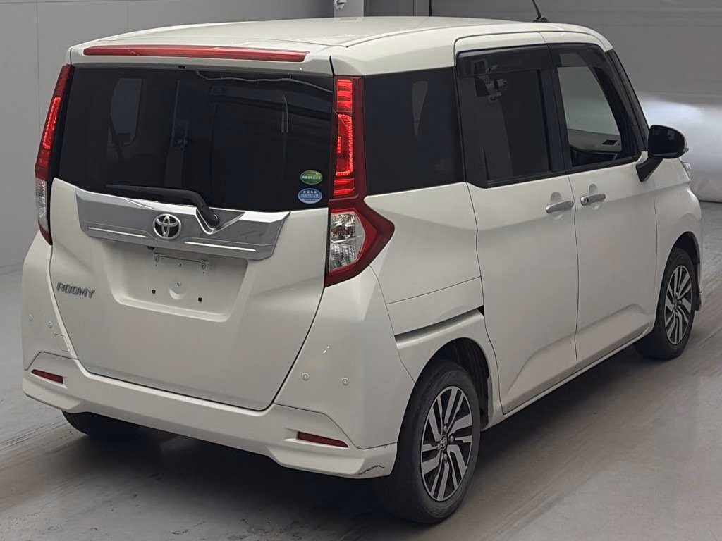 TOYOTA ROOMY
