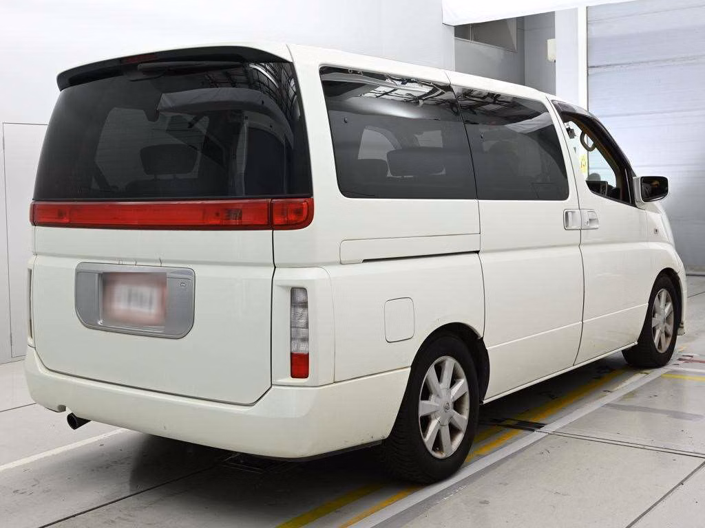 NISSAN ELGRAND