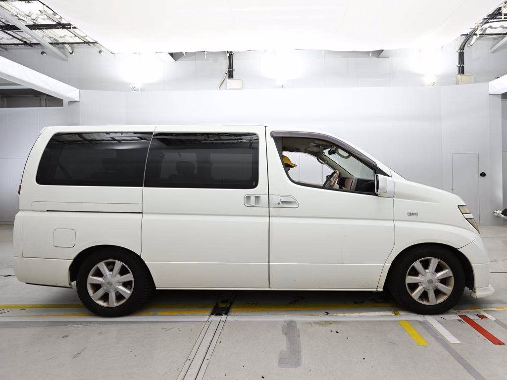 NISSAN ELGRAND