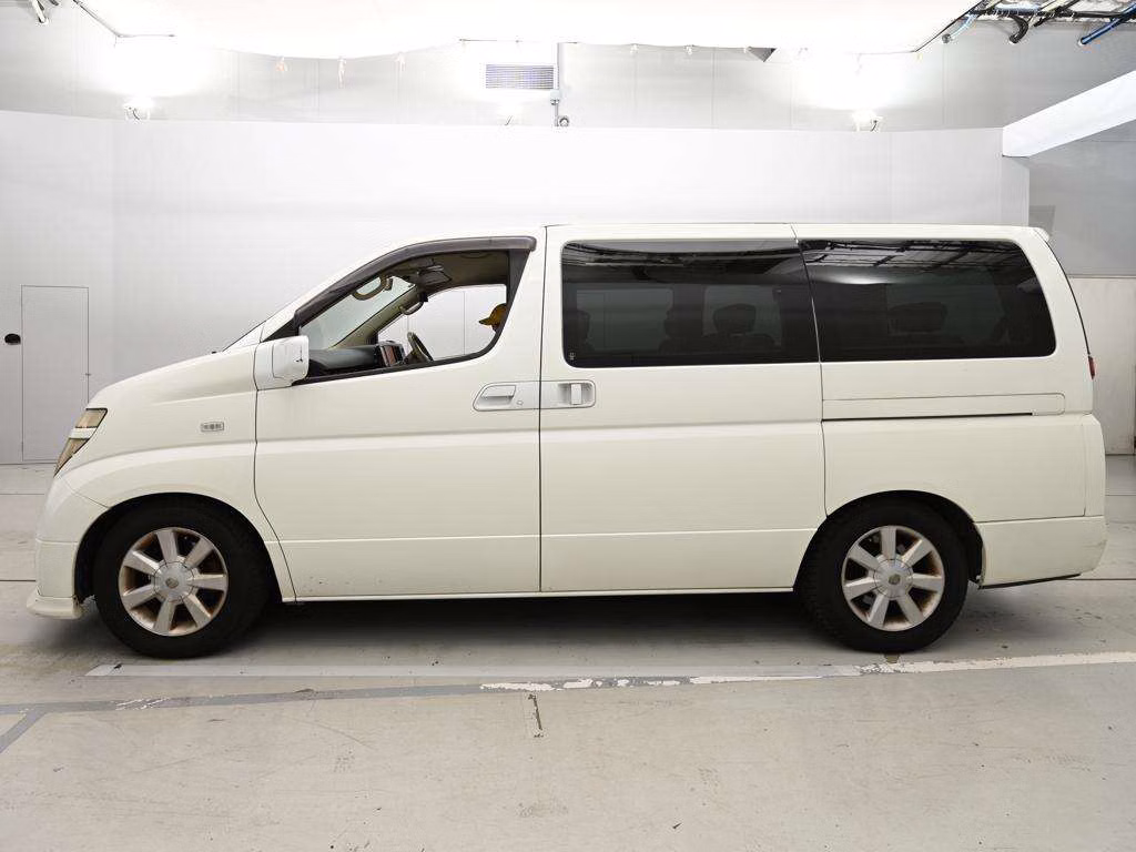 NISSAN ELGRAND