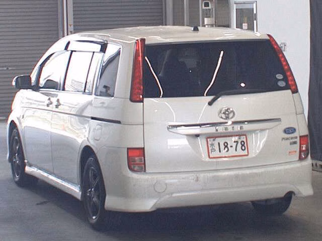TOYOTA ISIS