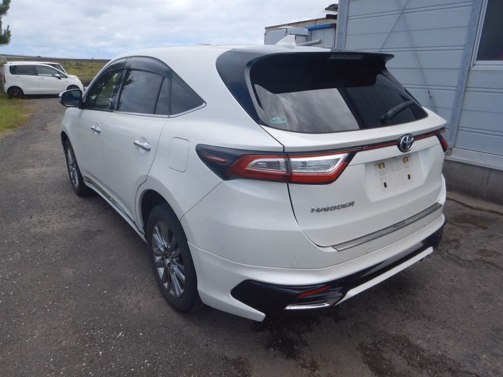 TOYOTA HARRIER