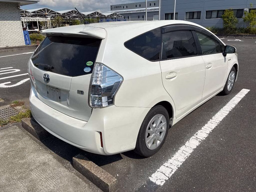 TOYOTA PRIUS ALPHA