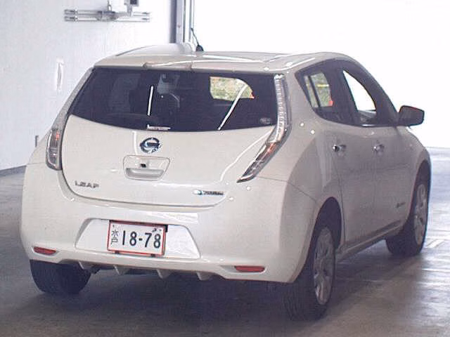 NISSAN LEAF