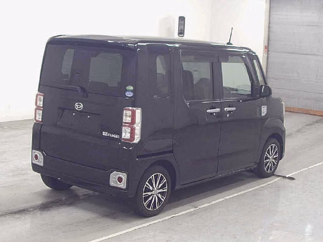 DAIHATSU WAKE