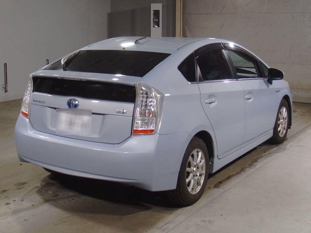 TOYOTA PRIUS
