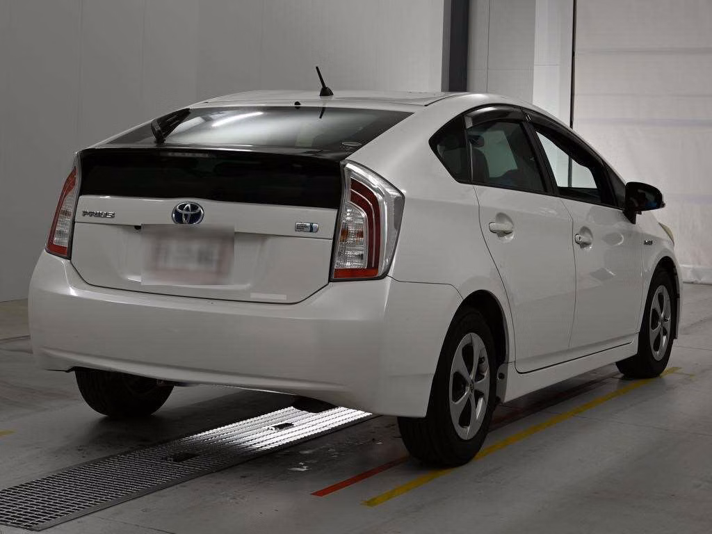 TOYOTA PRIUS