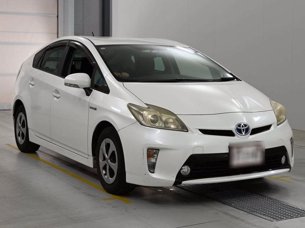 TOYOTA PRIUS