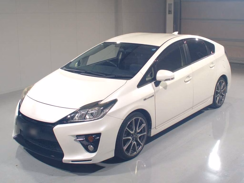 TOYOTA PRIUS