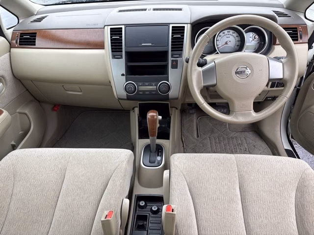 NISSAN TIIDA LATIO