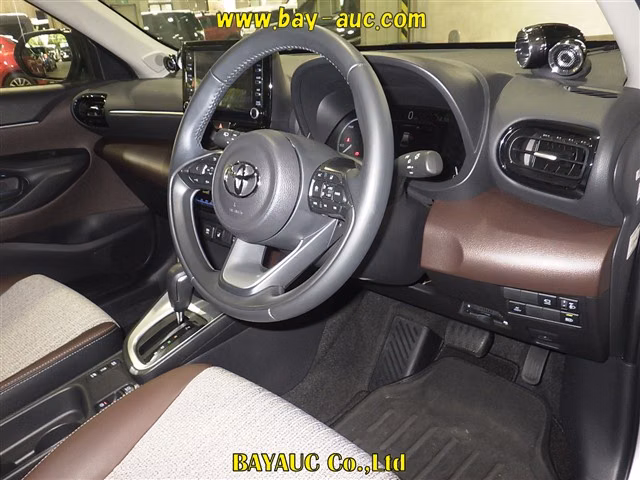 TOYOTA YARIS CROSS