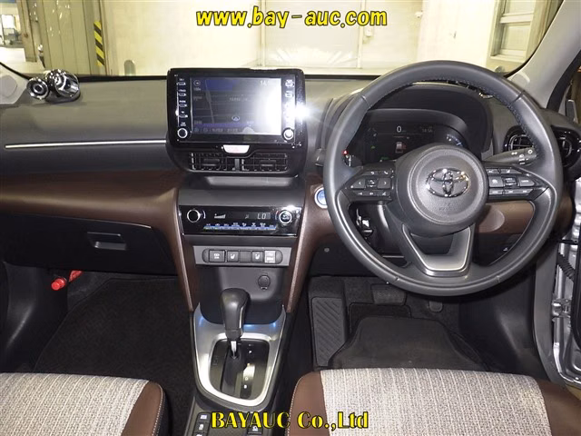 TOYOTA YARIS CROSS