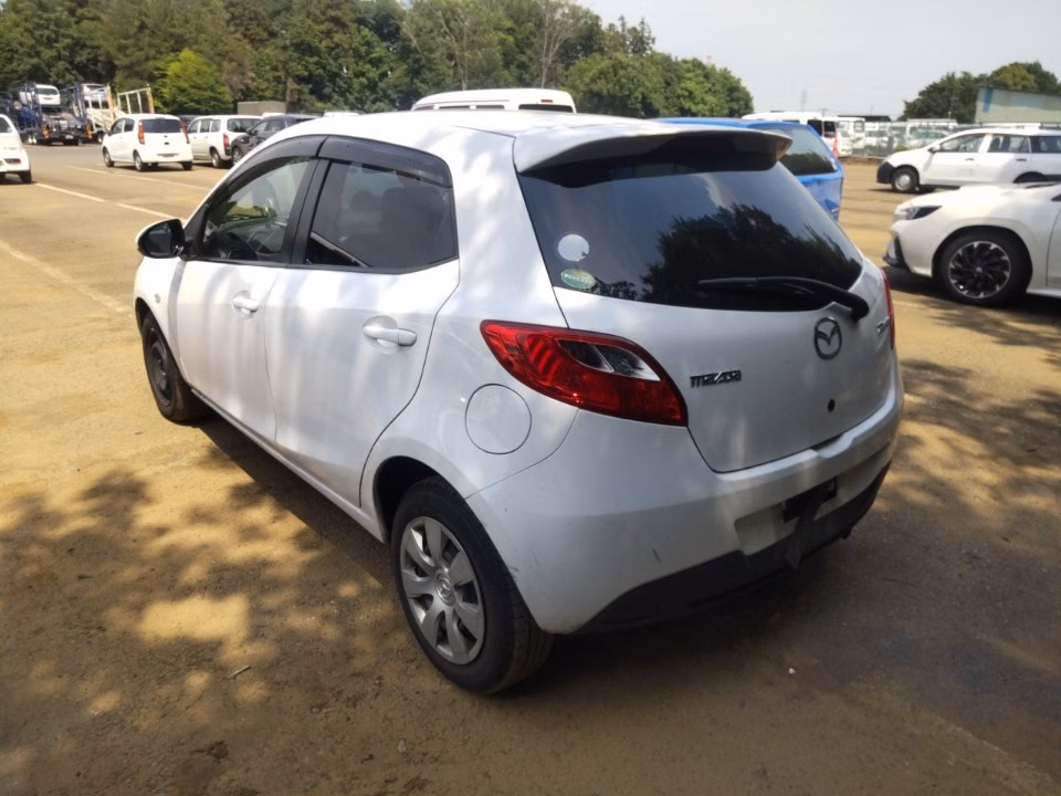 MAZDA DEMIO