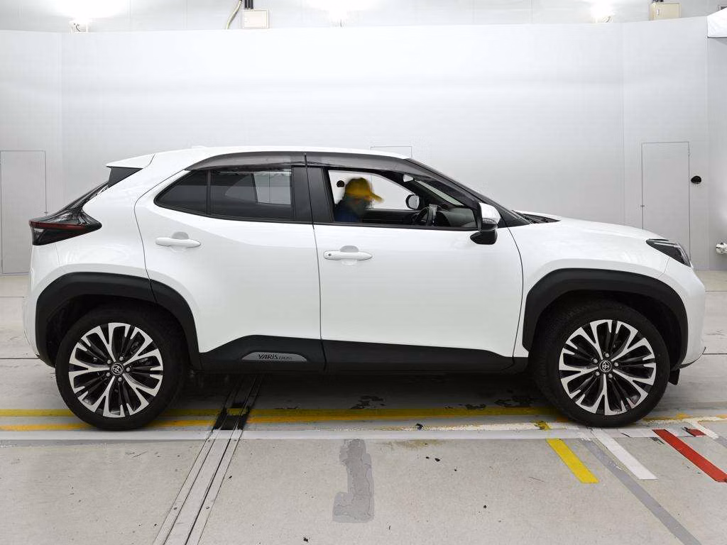TOYOTA YARIS CROSS
