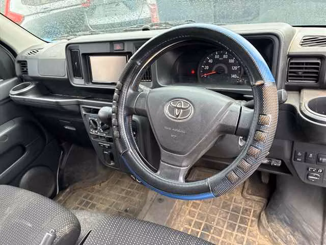 TOYOTA PIXIS VAN