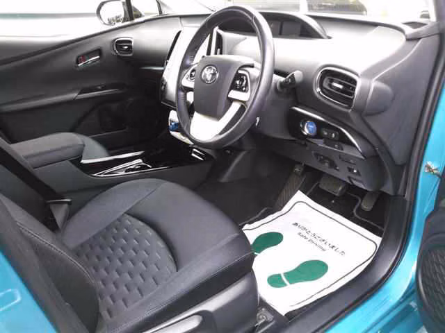 TOYOTA PRIUS PHV