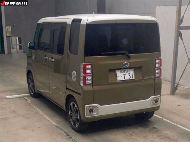 DAIHATSU WAKE