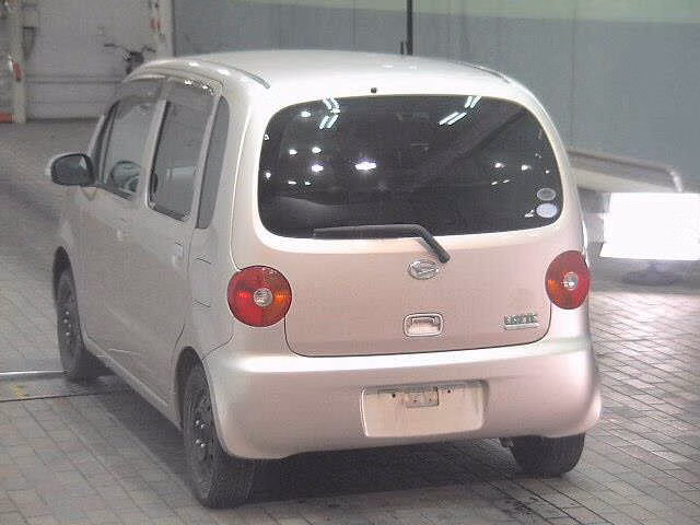 DAIHATSU MOVE LATTE