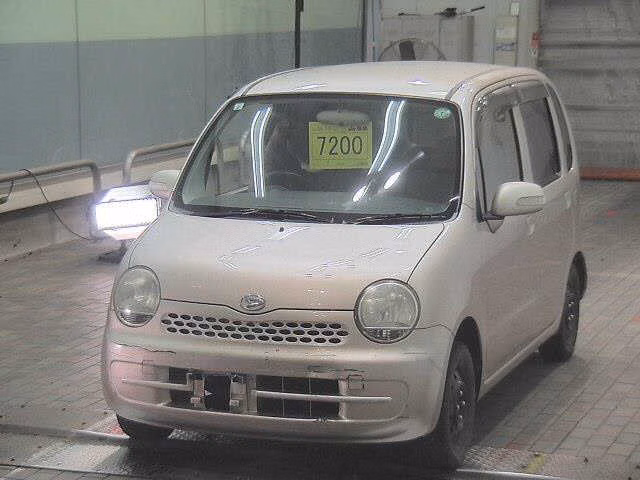 DAIHATSU MOVE LATTE