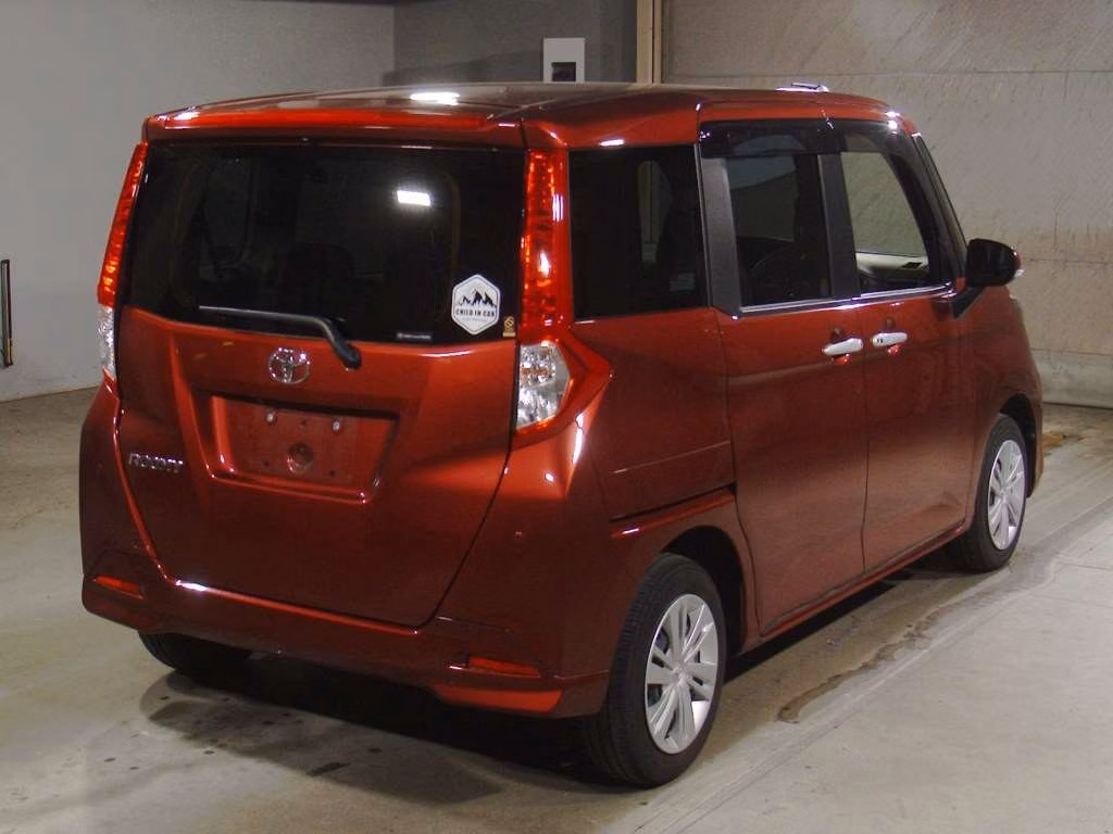TOYOTA ROOMY