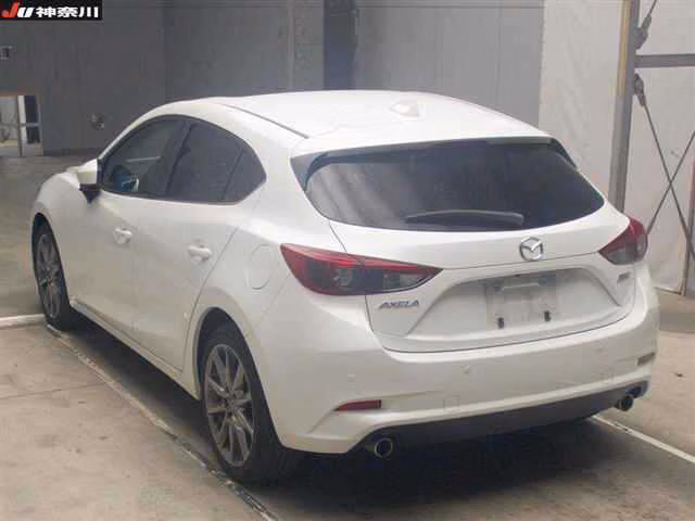 MAZDA AXELA