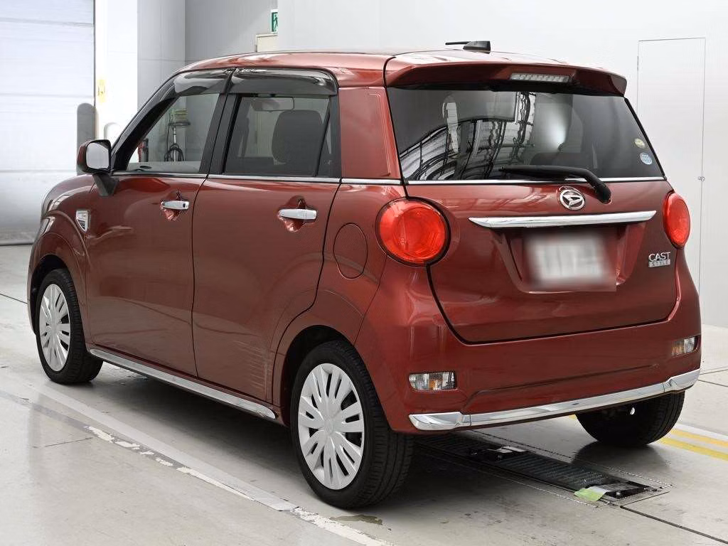 DAIHATSU CAST