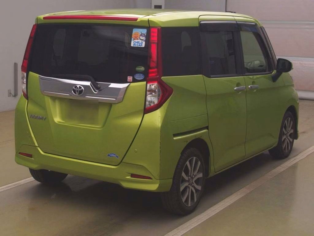 TOYOTA ROOMY