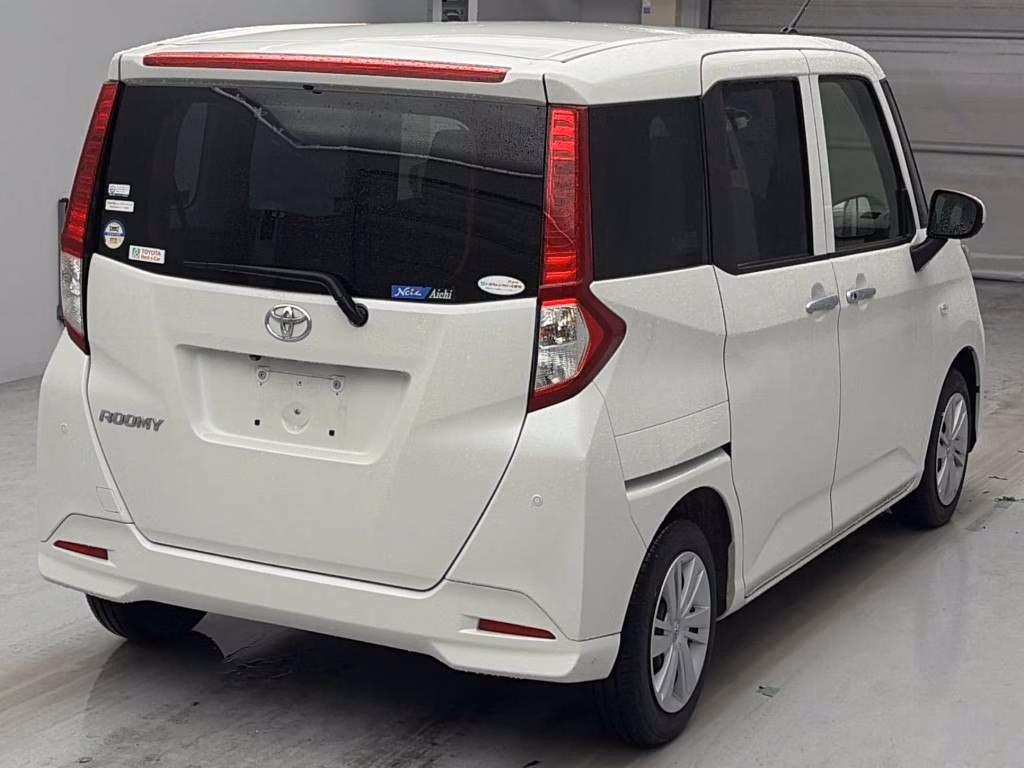 TOYOTA ROOMY