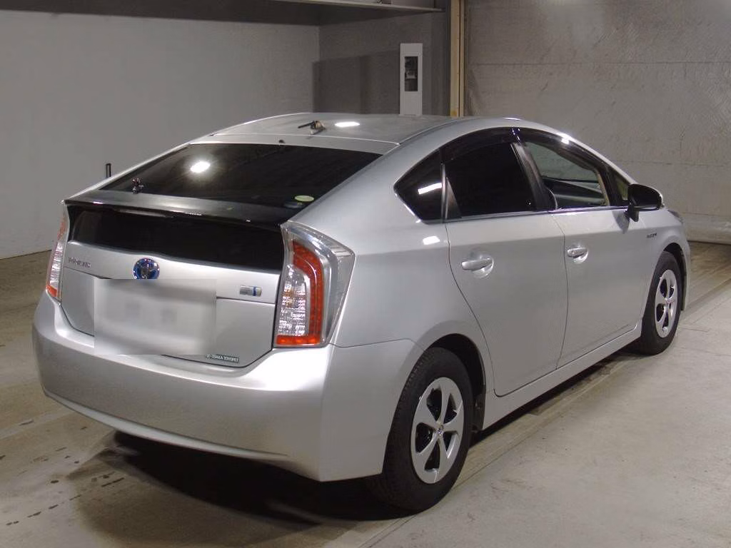 TOYOTA PRIUS