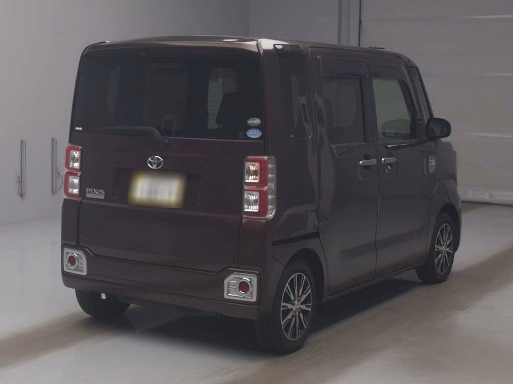 TOYOTA PIXIS MEGA