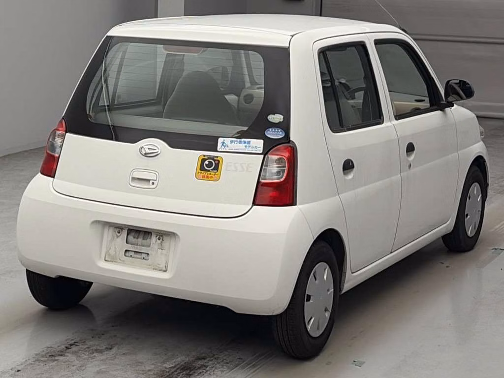 DAIHATSU ESSE