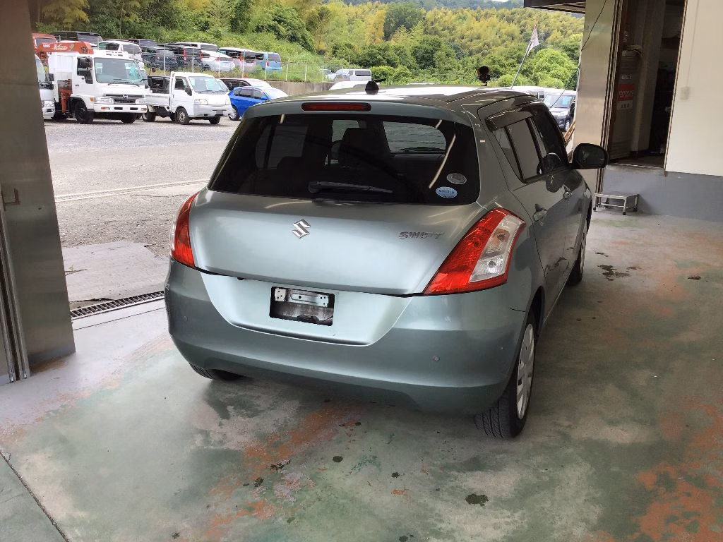SUZUKI SWIFT