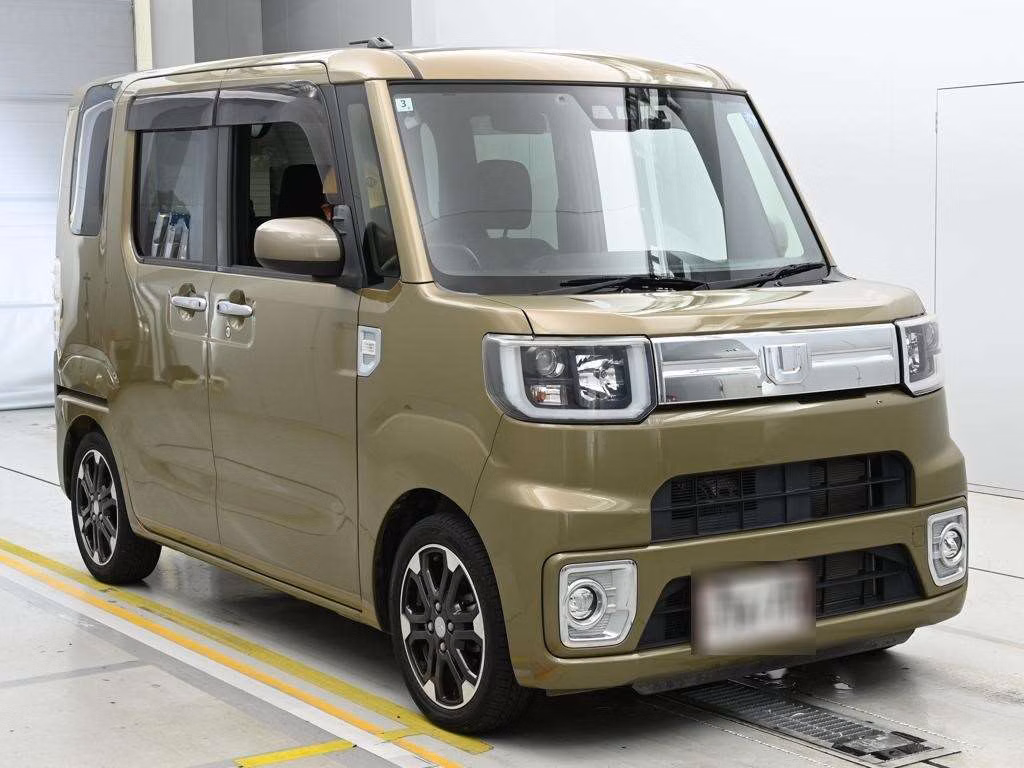 DAIHATSU WAKE