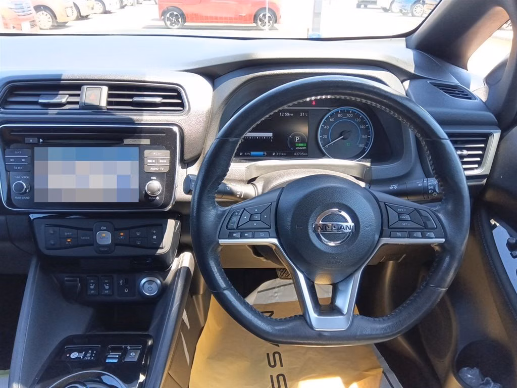 NISSAN LEAF