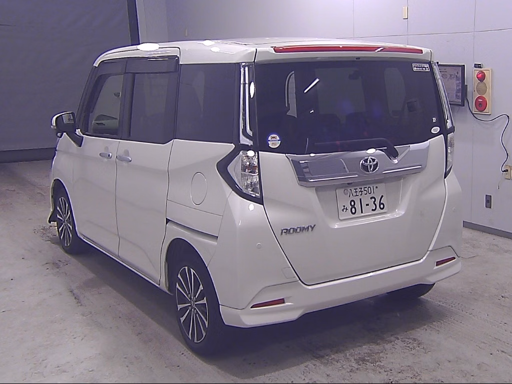 TOYOTA ROOMY