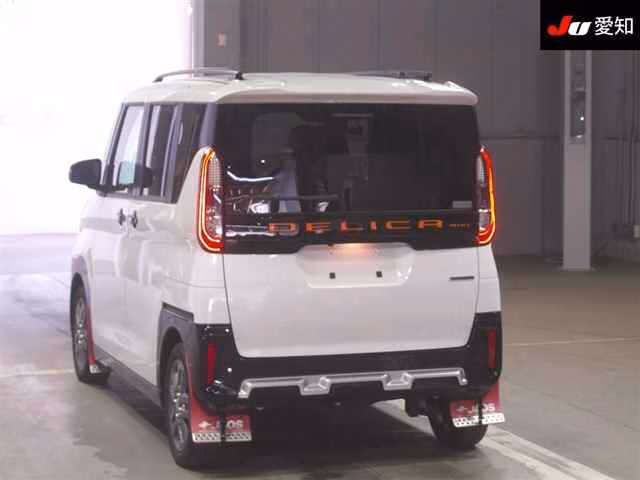 MITSUBISHI DELICA MINI